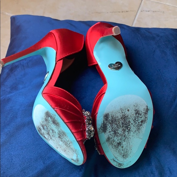 Red hells - Picture 3 of 6